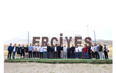 Gençlik ve Eğitim Derneği Üyeleri, Kayseri Erciyes Kampı\'nda Buluştu